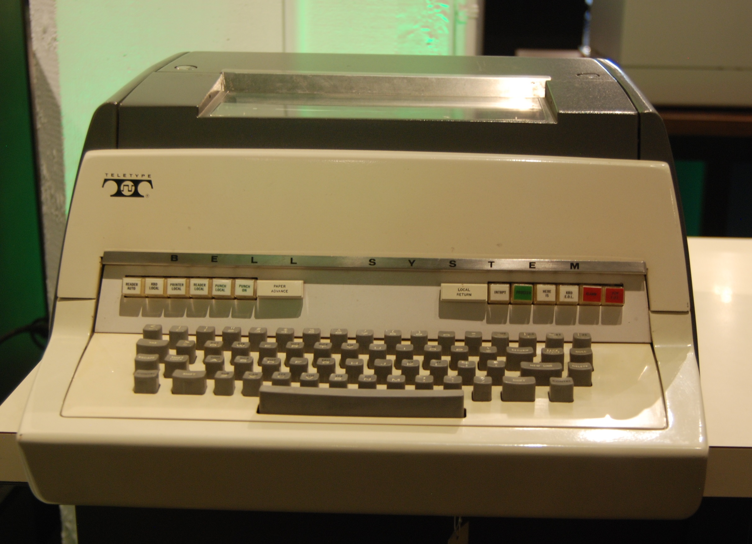 /images/ctss/teletype-model-37.jpg