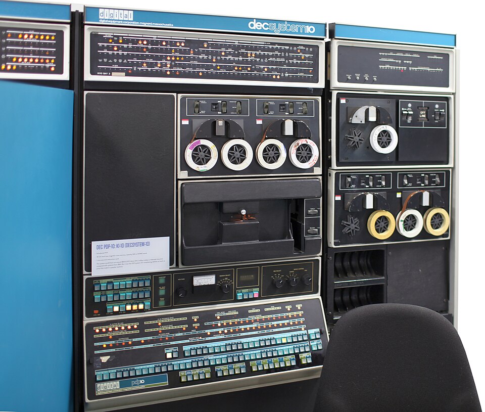 /images/pdp-10/pdp-10-with-dectapes.jpg